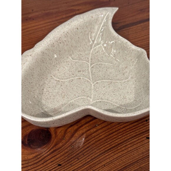 Vintage Valley Vista California Pottery Leaf Dish With Lid Pink And Cream - Picture 11 of 14
